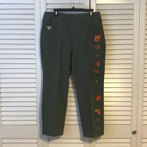 Quacker Factory Green Pants with Floral Embroidery